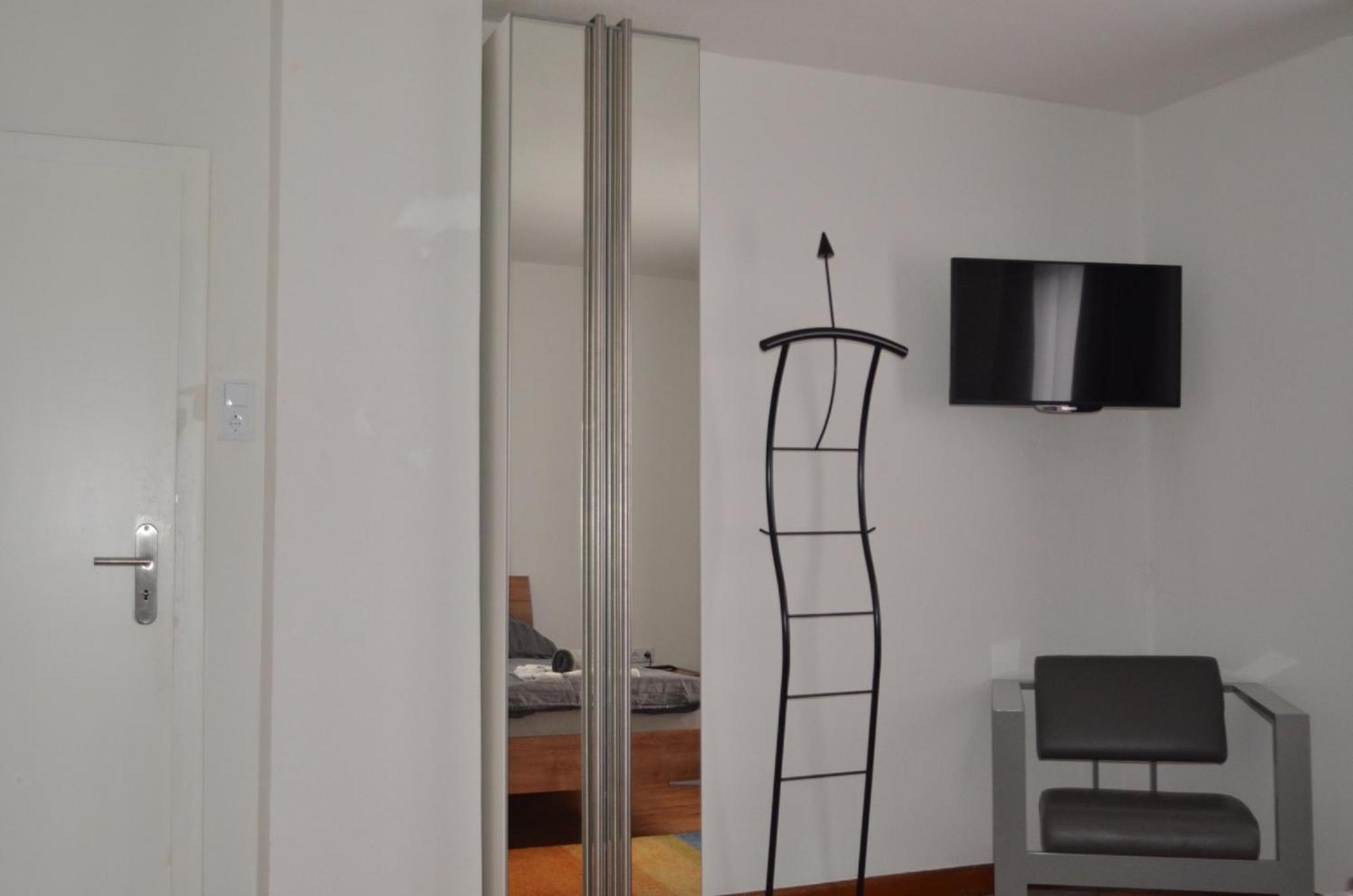 Gaestehaus Peter Mettlach Ngoại thất bức ảnh